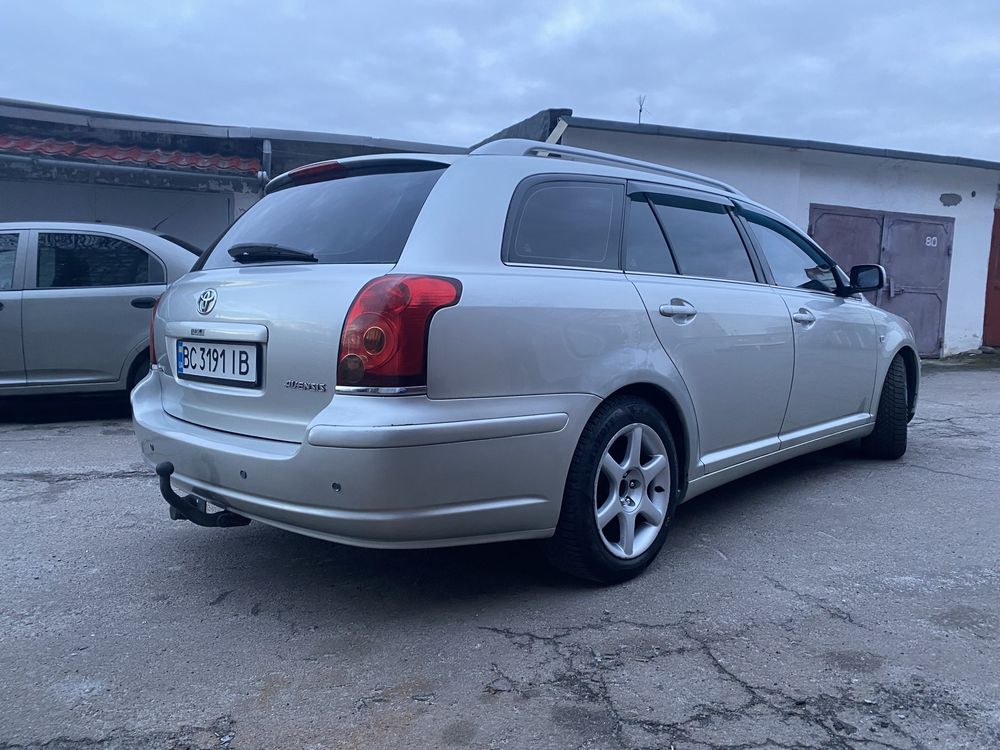 Toyota avensis t25 2003 1.8 бензин в чудовому стані