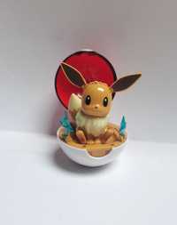 Pokemon Eevee w pokeballu - składana zabawka, figurka