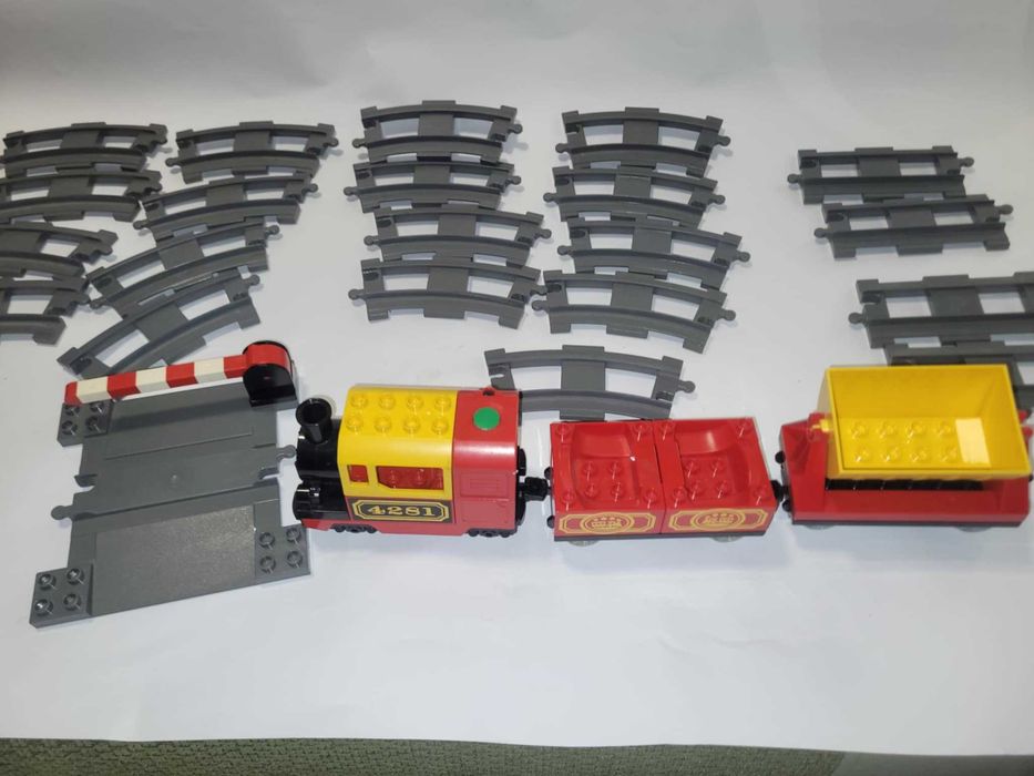 Lego Duplo Pociąg na baterie wraz z torami