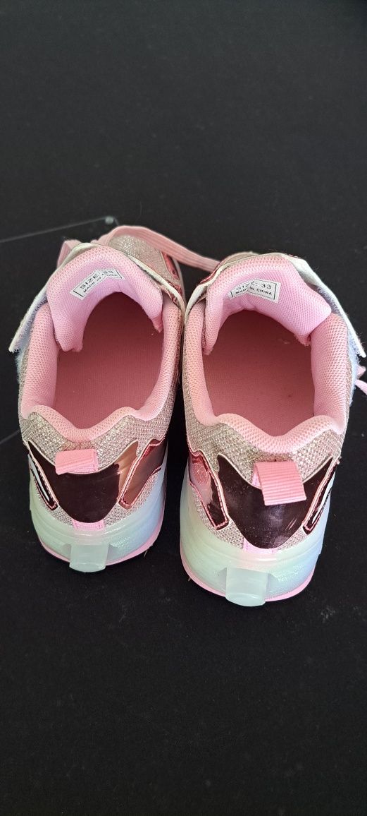 Tenis menina  com rodas t33