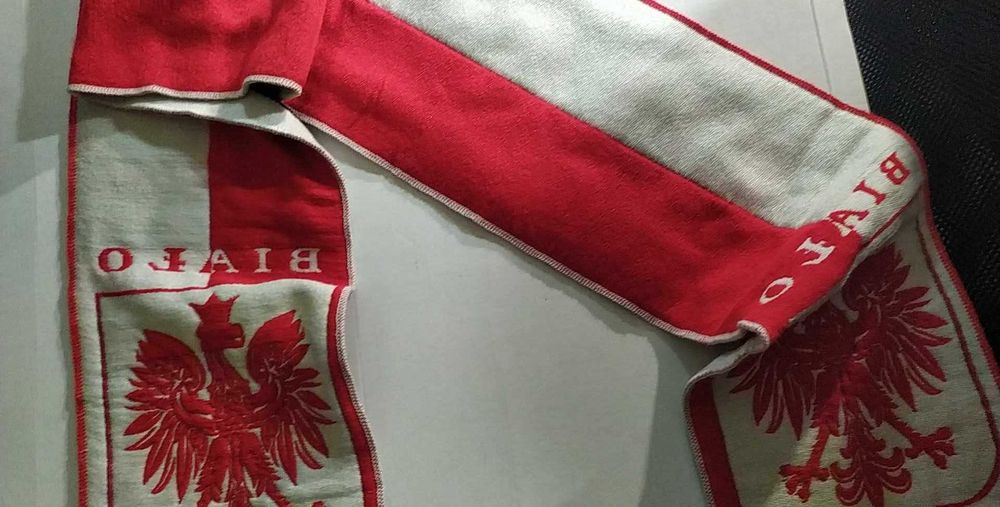 Szalik Biało - Czerwony Piotr Żyła dla kibica