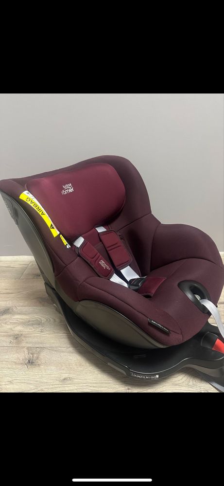 Продам автокрісло Britax-Romer Dualfix M I-Size Burgundy Red