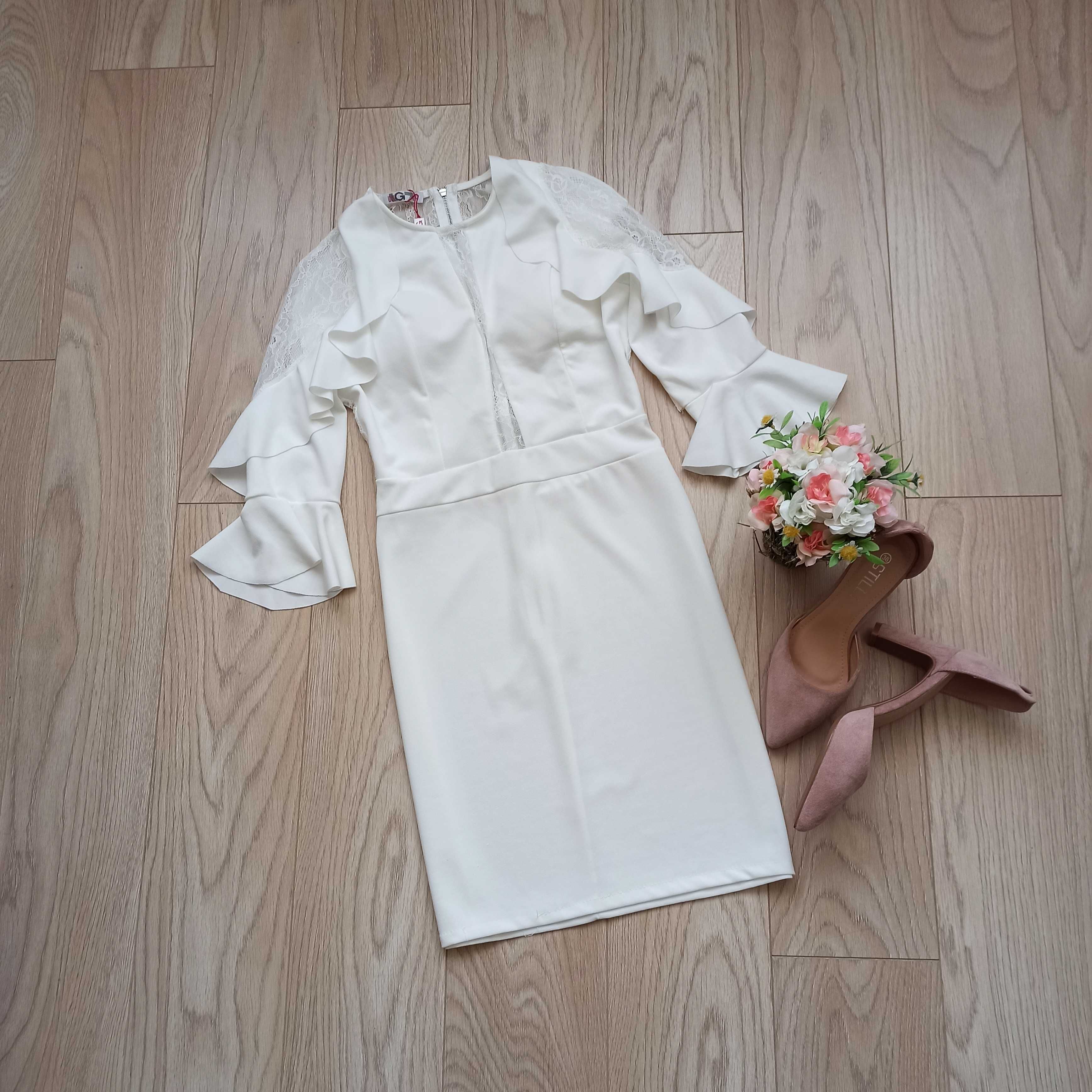Короткое белое платье с воланами, S