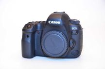 Lustrzanka Canon EOS 6D Mark II korpus