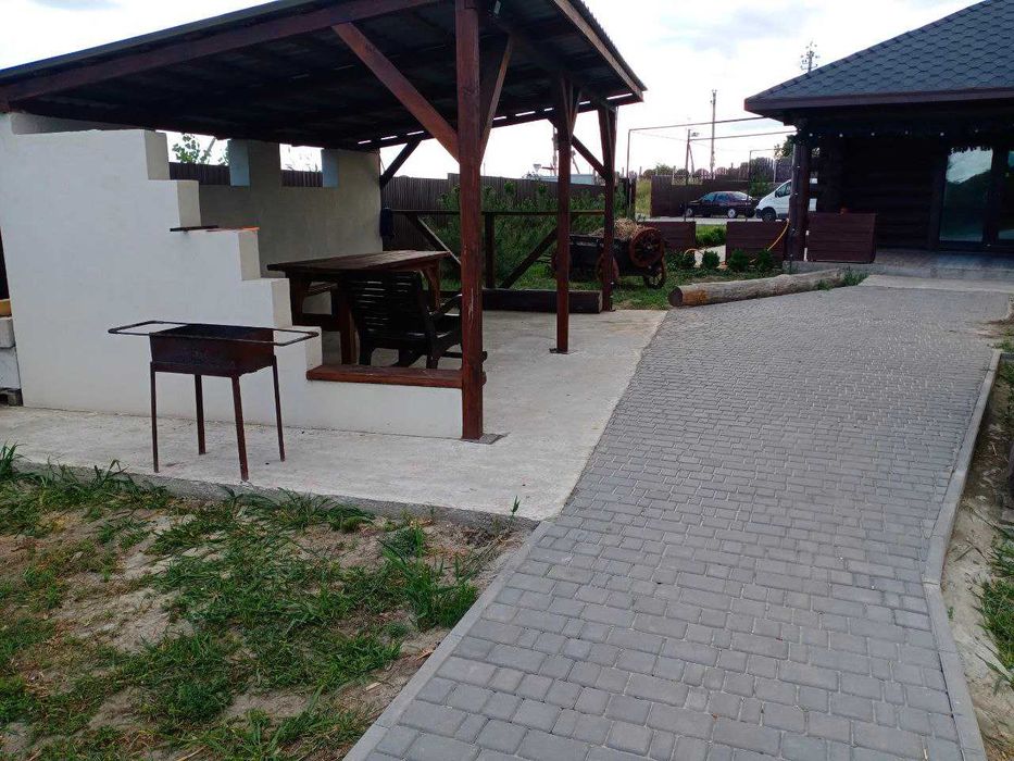 Оренда будинка дома с бассейном у реки с территорией посуточно у реки