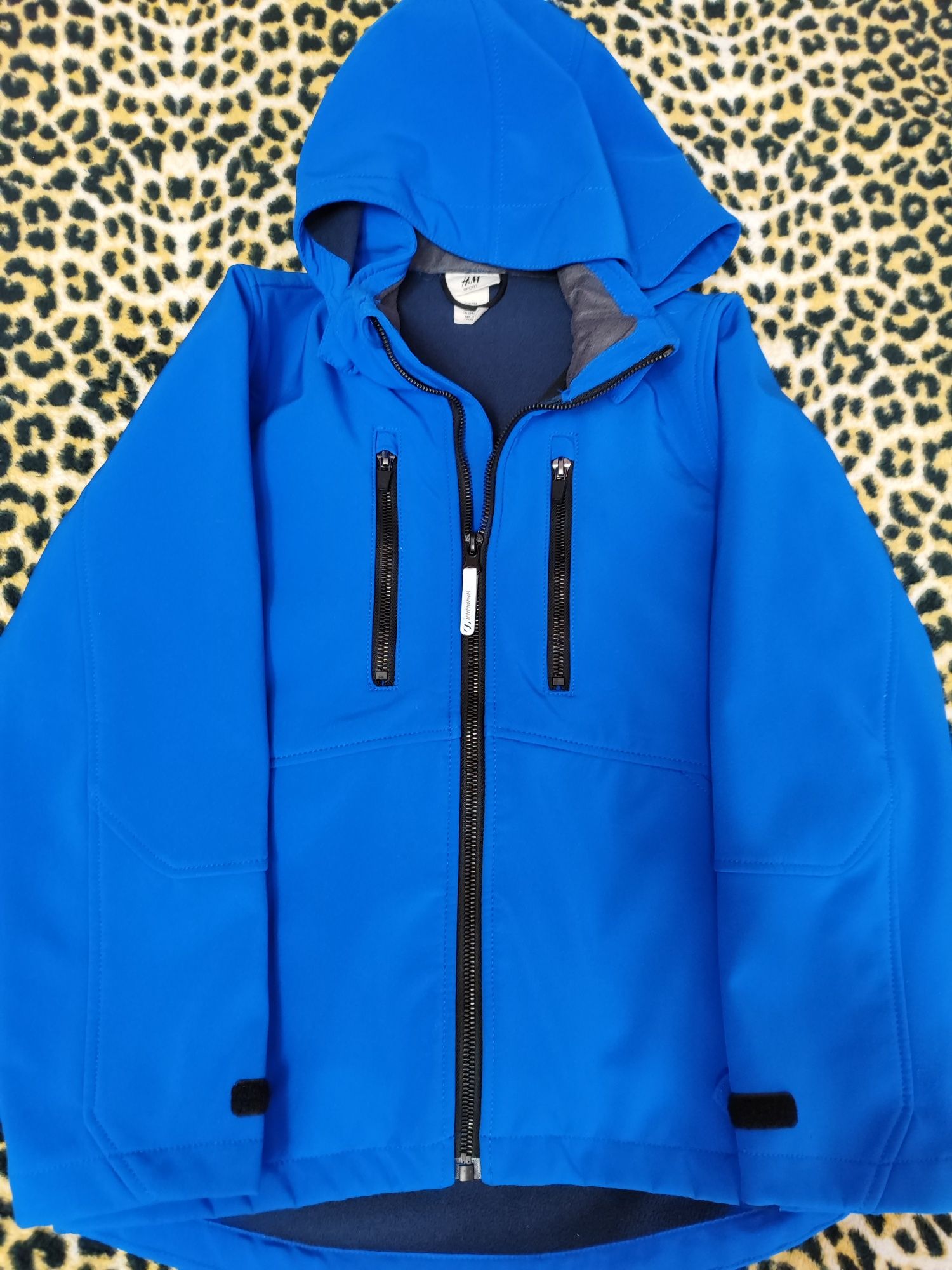 Вітровка-куртка водонепроникна H&M sport 134р.