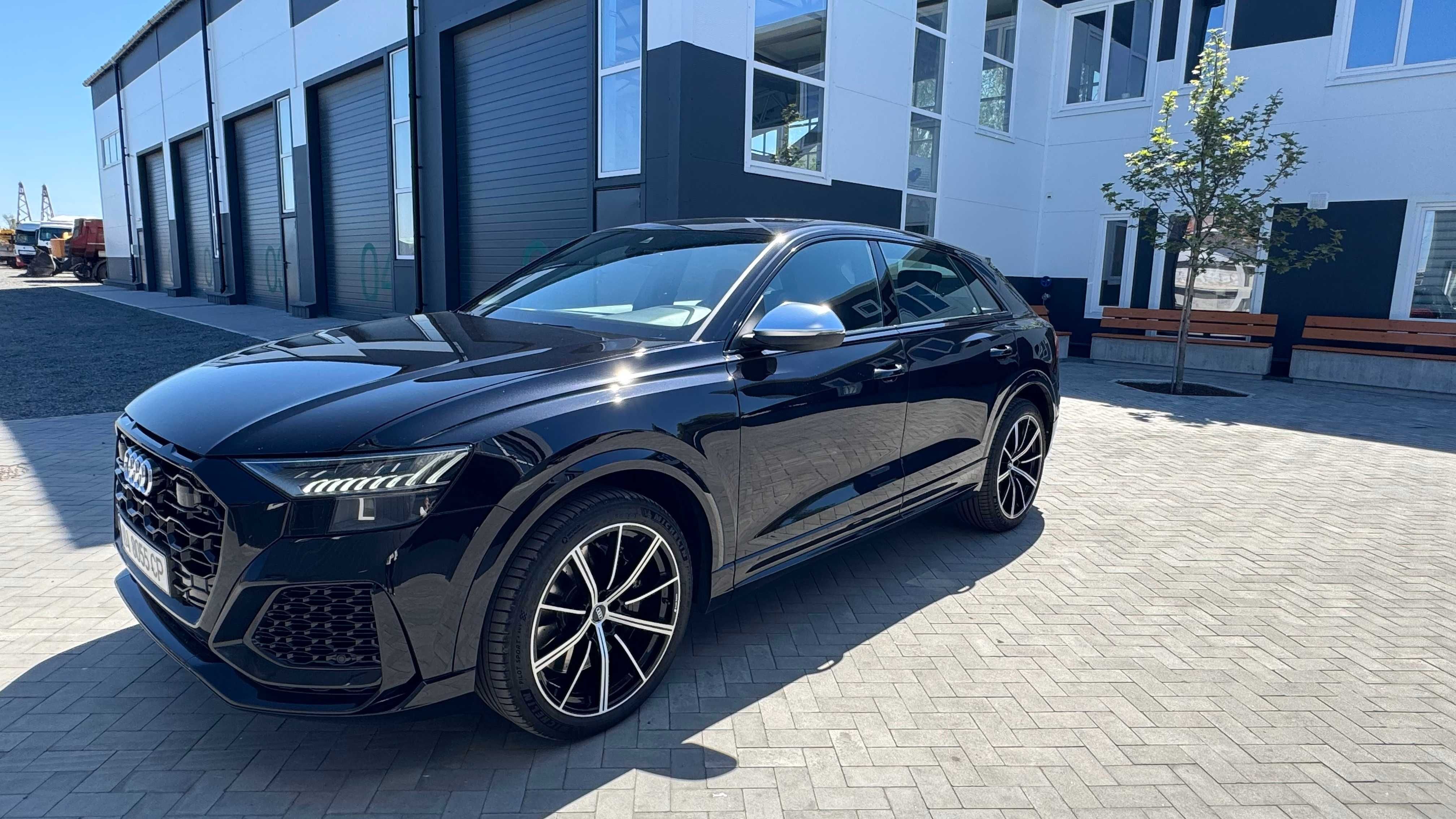 Продаж Audi RS Q8