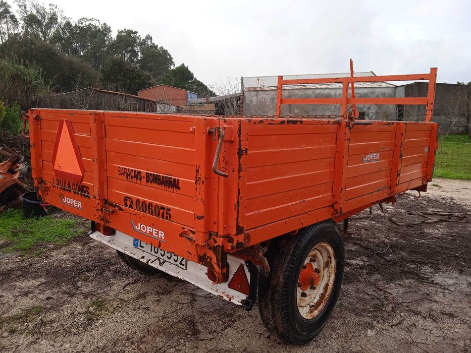 Reboque tri-basculante 3 Toneladas Joper muito bom estado do ano 2003