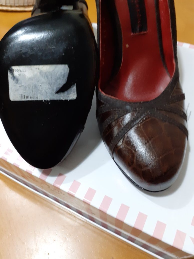 Sapatos sandro ferrone 38