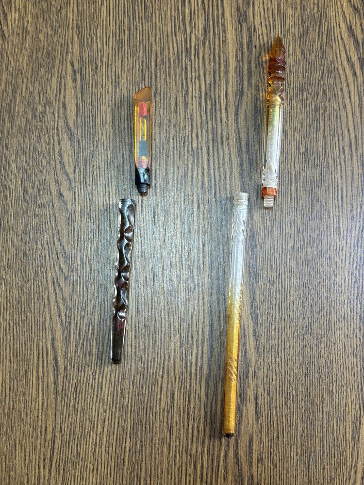 Дві декоративні кулькові ручки
