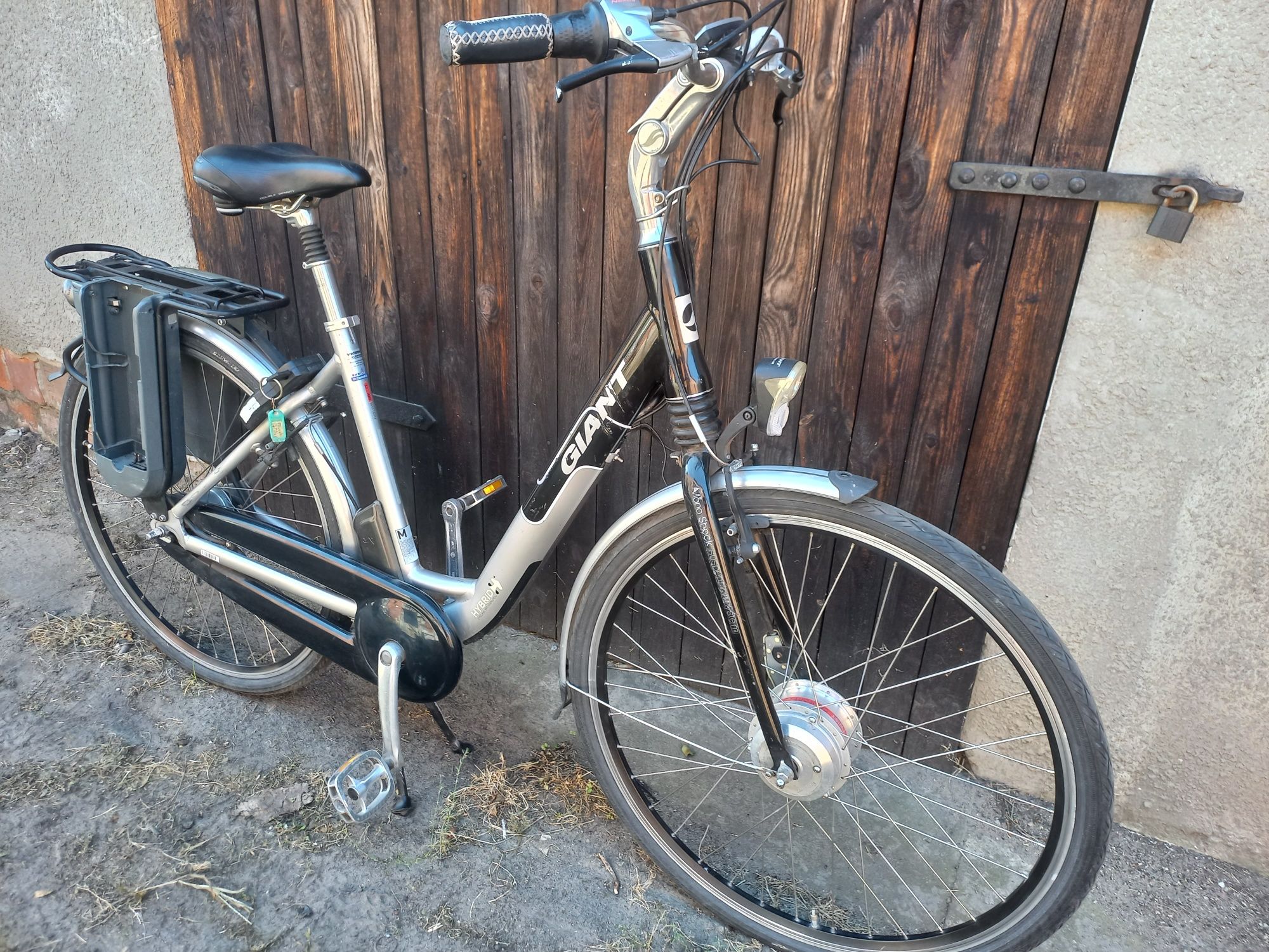 Rower elektryczny Giant Twist Hybrid 26v