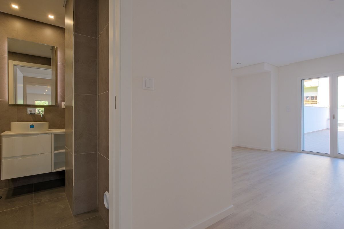 Arrenda-se Apartamento Quinta das Marianas Parede Caravelos