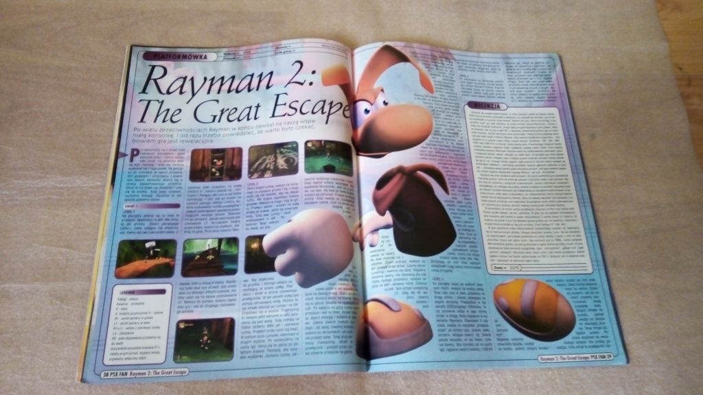 Czasopismo Psx fan nr. 10/2000 ( 28 ) z plakatem