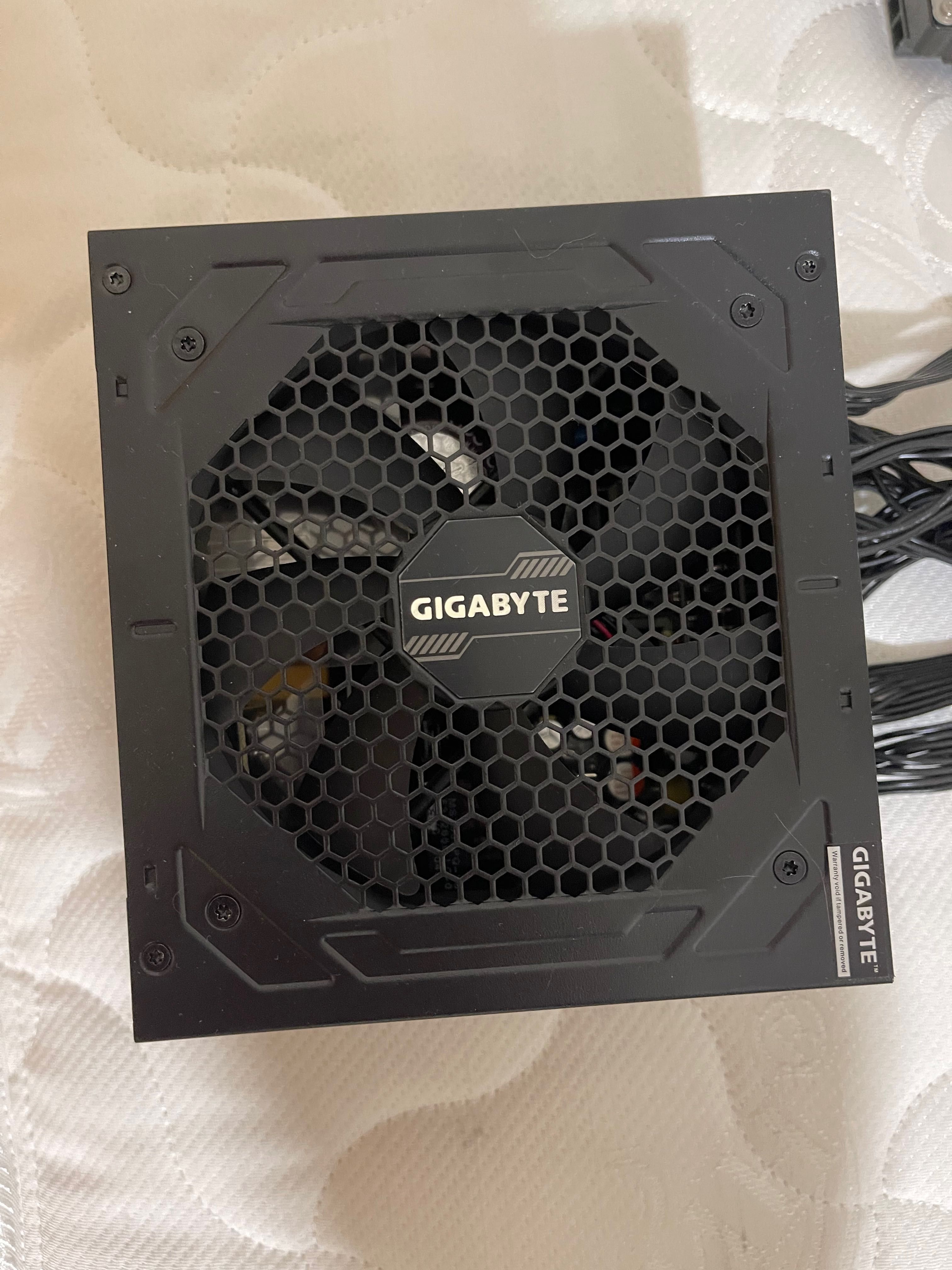 блок питания 750W Gigabyte 80+ GOLD Modular