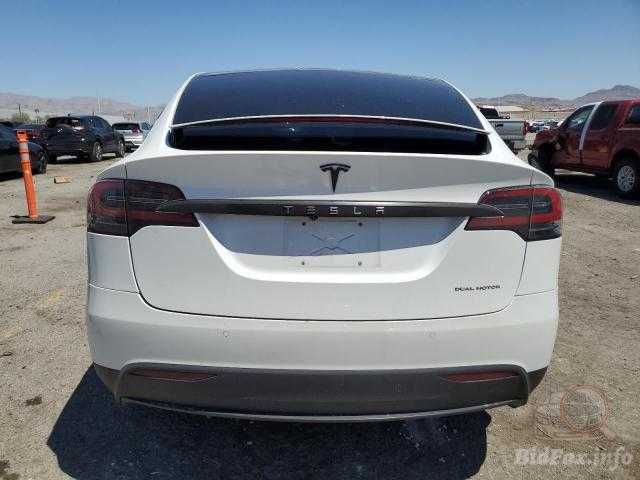 Tesla Model X 20-й рік long ranger