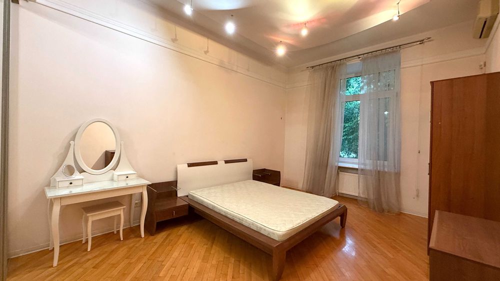 АРЕНДА • 3к кв с камином • Царский дом в Отраде • Французский бульвар