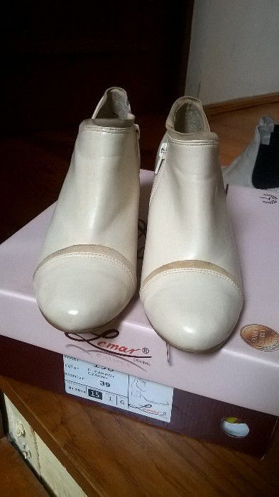 Botki skórzane na obcasie