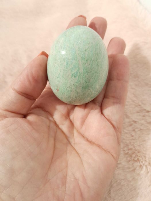 Ovo de pedra natural Amazonite (antigo) com suporte