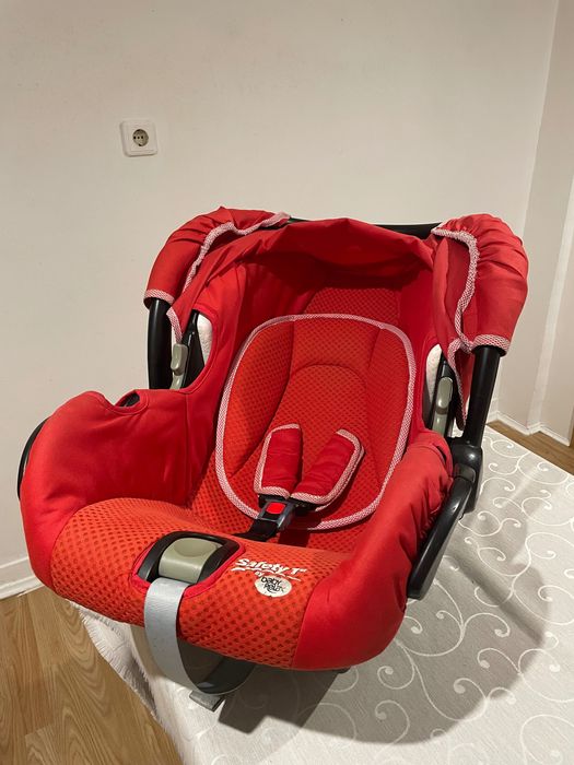 Carrinho de bebé dobrável e ovo