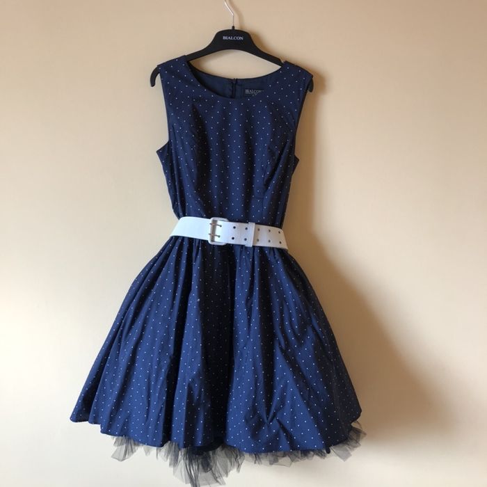 Granatowa, balowa sukienka w kropki Bialcon