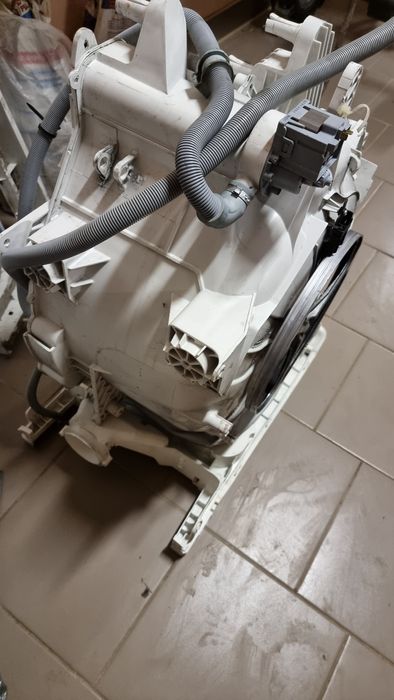 Бак пральної машини  ELECTROLUX вертикалної загрузки на 5кг