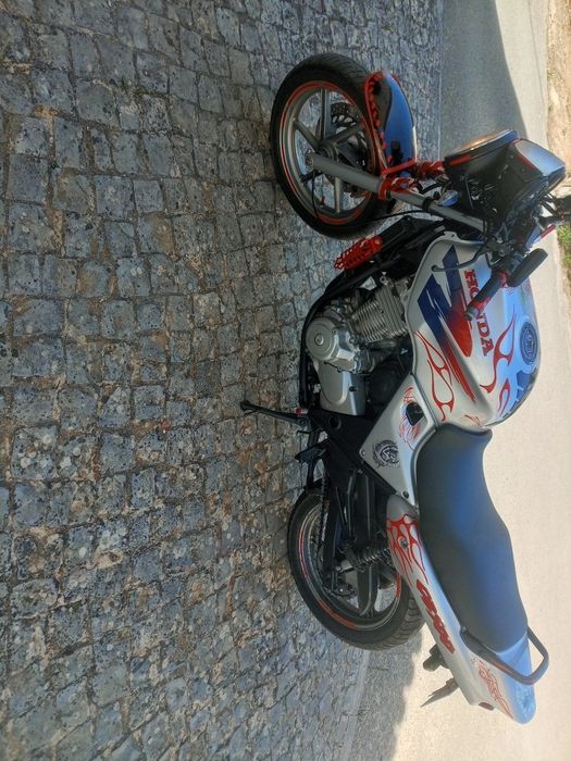 Honda CB 500 restaurada