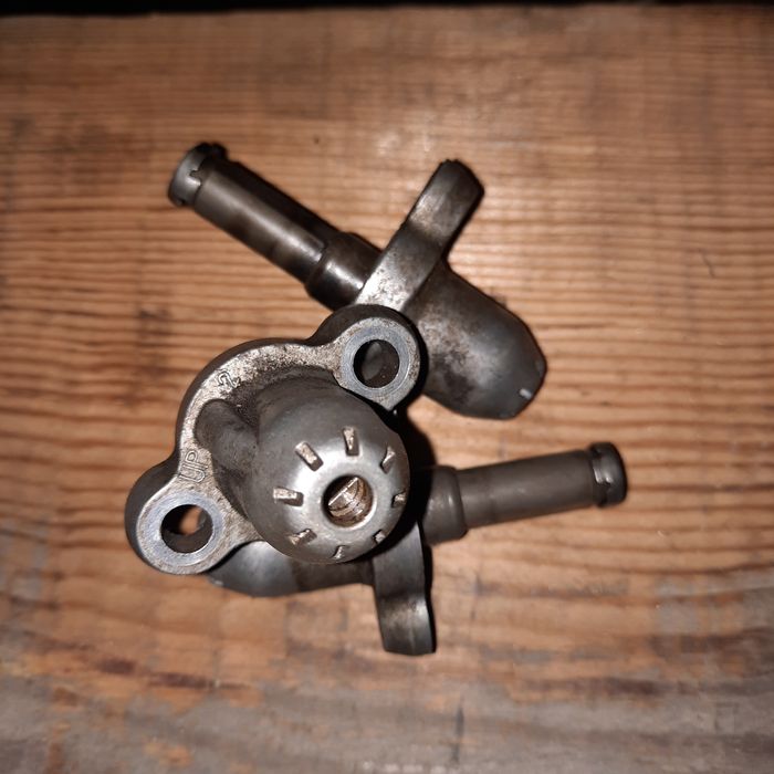 Натяжитель цепи Сузукі летс 4