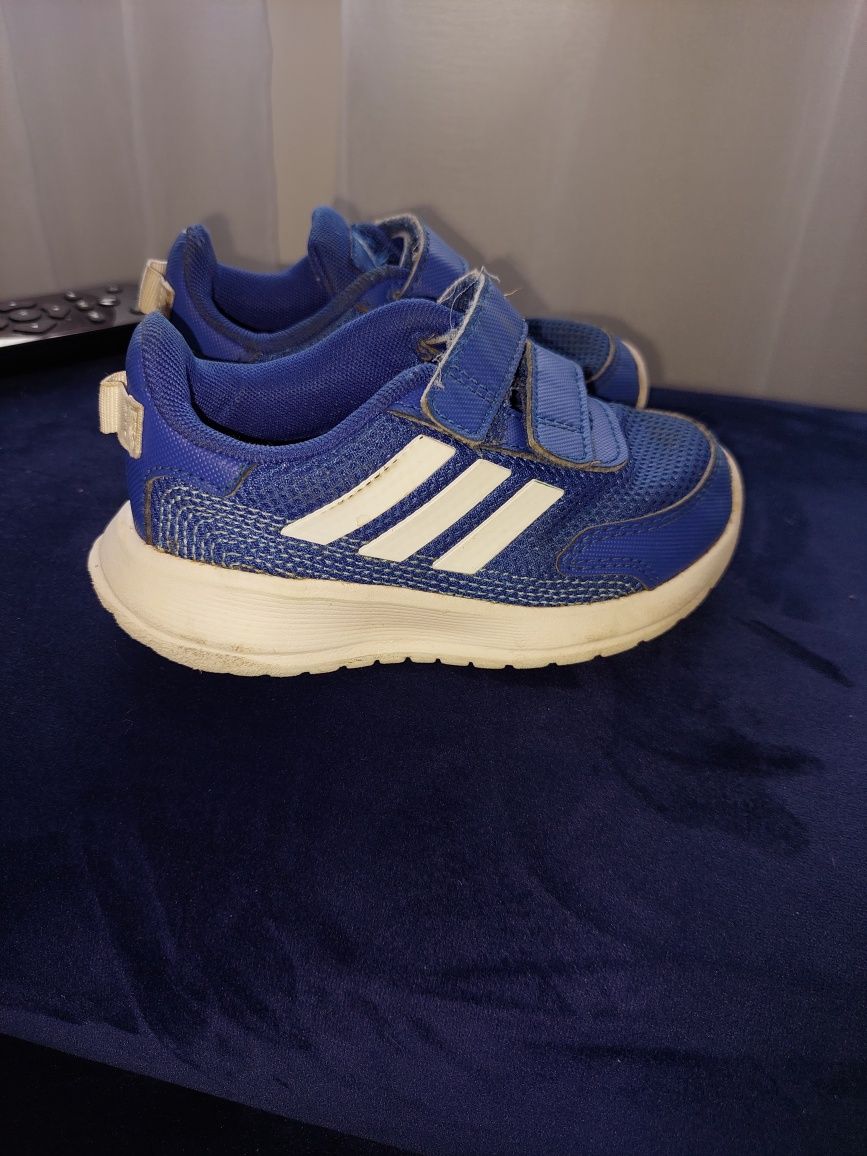 Adidas 24 po jednym dziecku