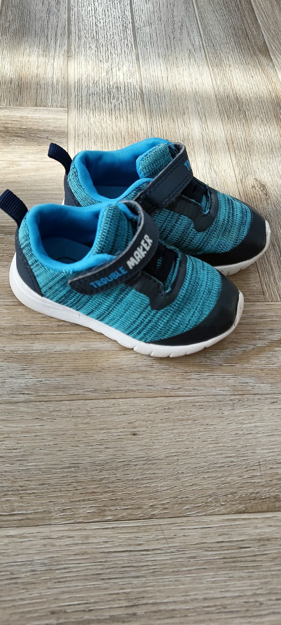 Buciki adidasy niemowlece