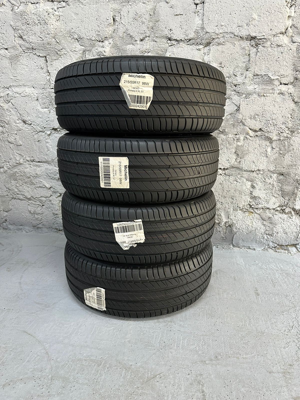 продаж нових шин 215/55R17 98W PRIMACY 4 S1 Michelin