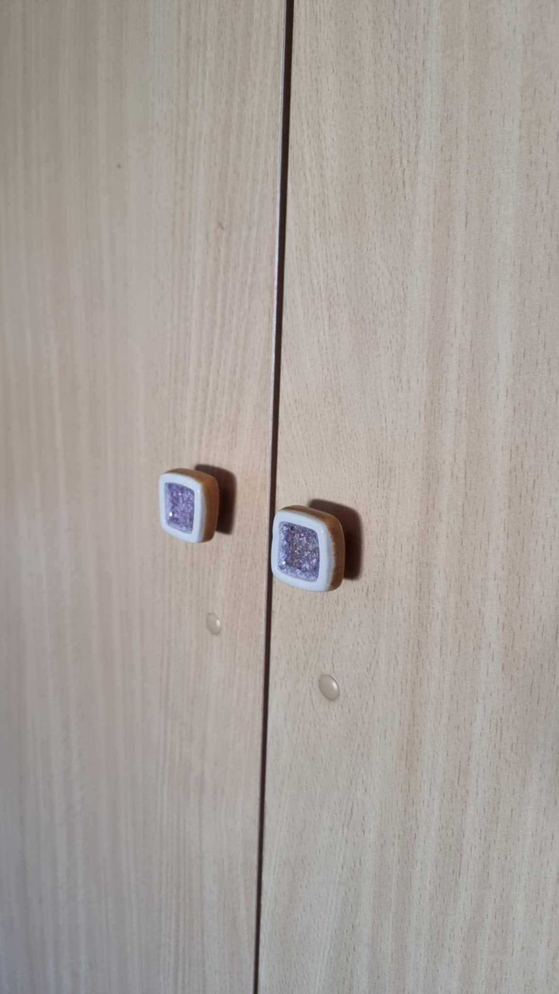 Roupeiro de melamina com portas de abrir
