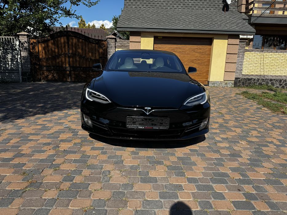 Tesla model S Long Range AWD 2019 рік батарея 100квт
