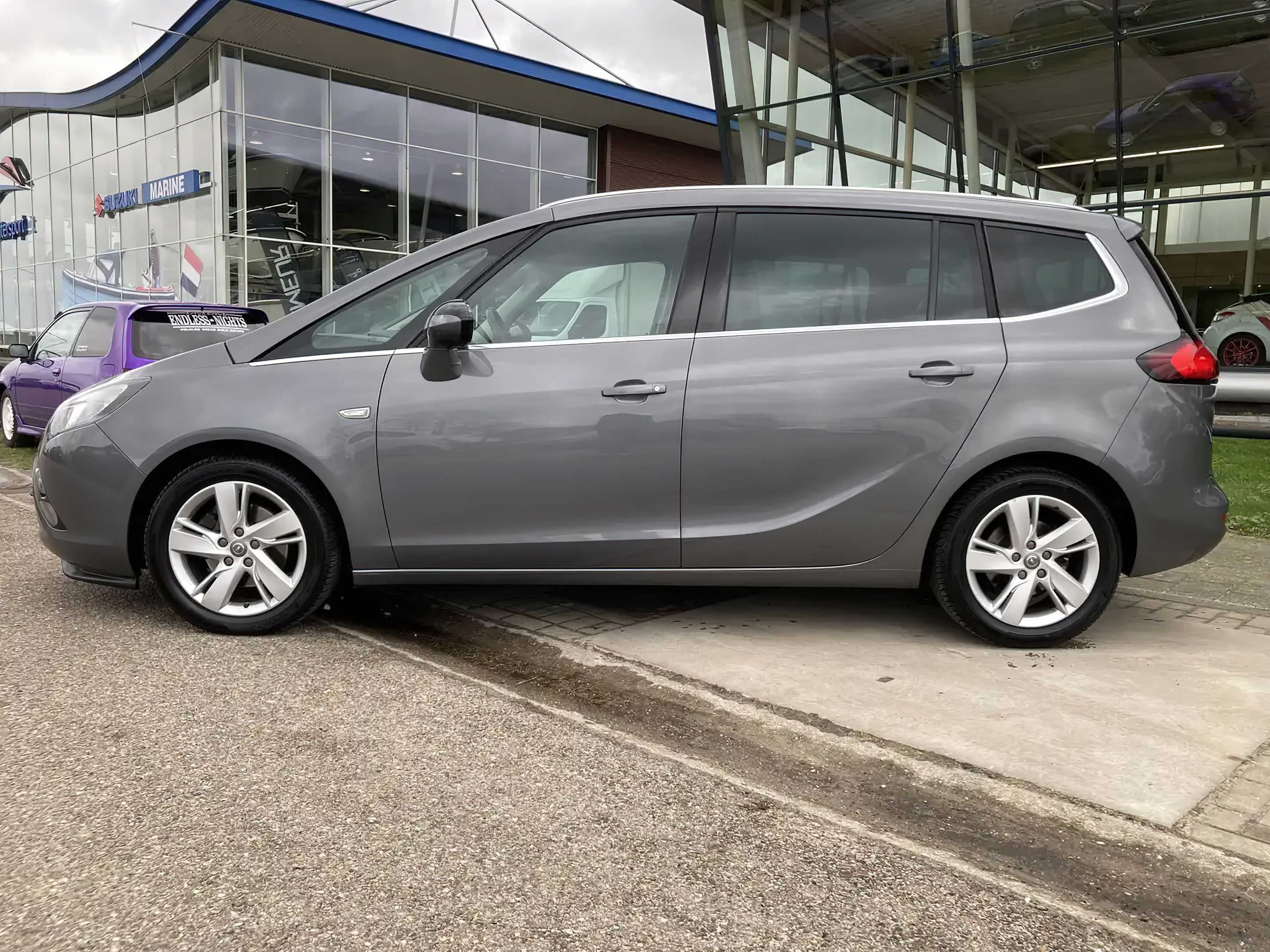 Opel  Zafira 2016