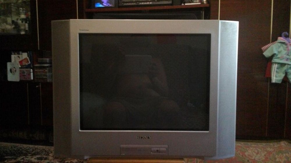 Продам телевизор SONY TRINITRON COLOR TV 21"с сабвуфером