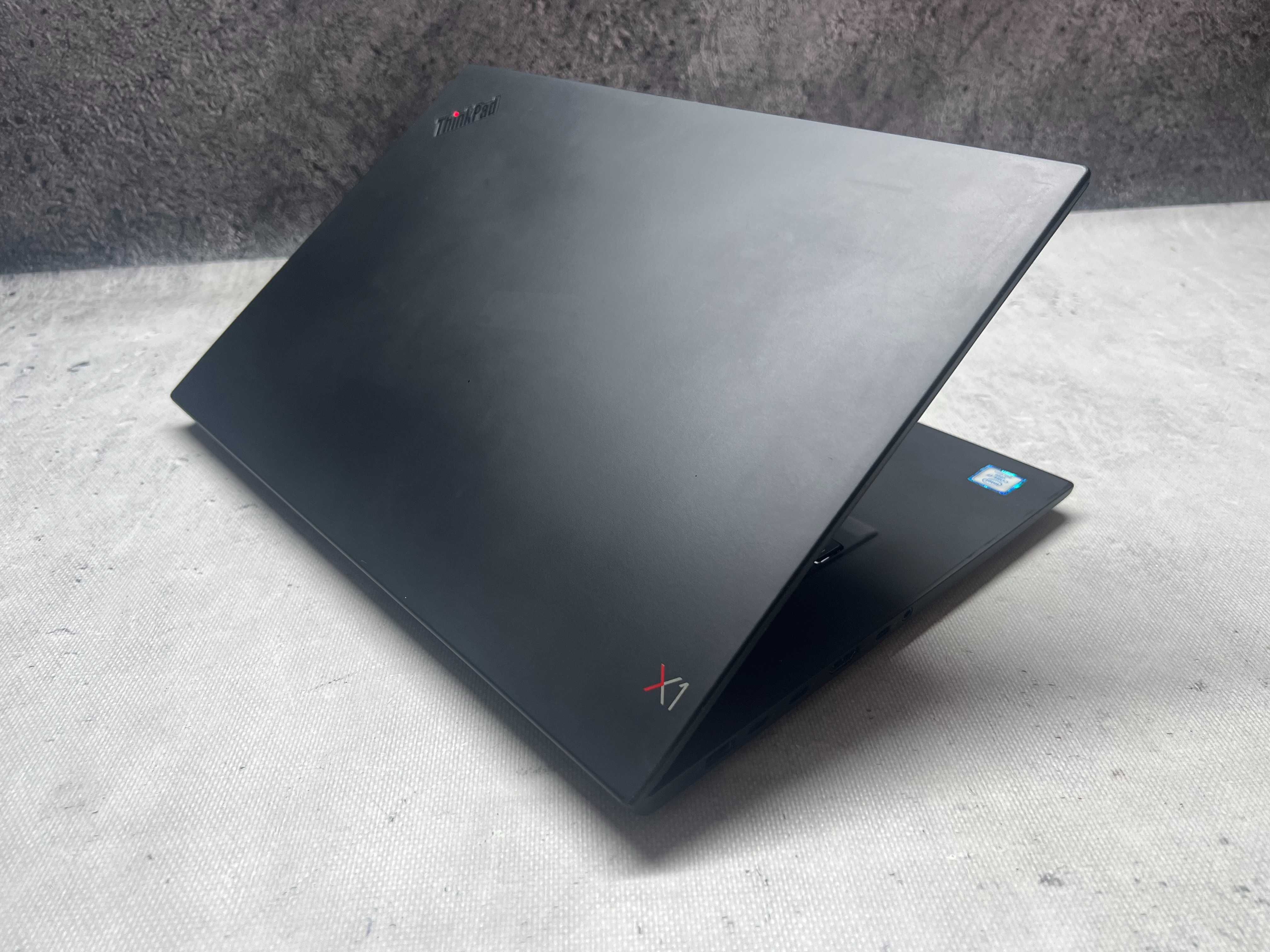 ThinkPad X1 Extreme / i7 8850H 4.3 GHz / 32GB DDR4 / 2TB SSD / 15.6 4K