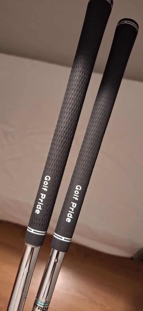 Set de wedges (sand wedge e pitching wedge)