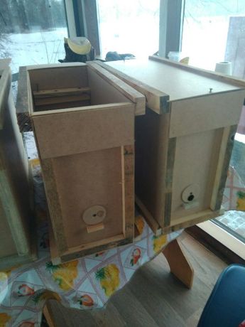 Ящик для утримання та транспортування бджолопакетів