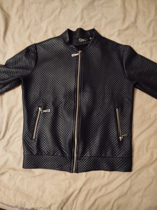 Курточка-бомбер жіноча