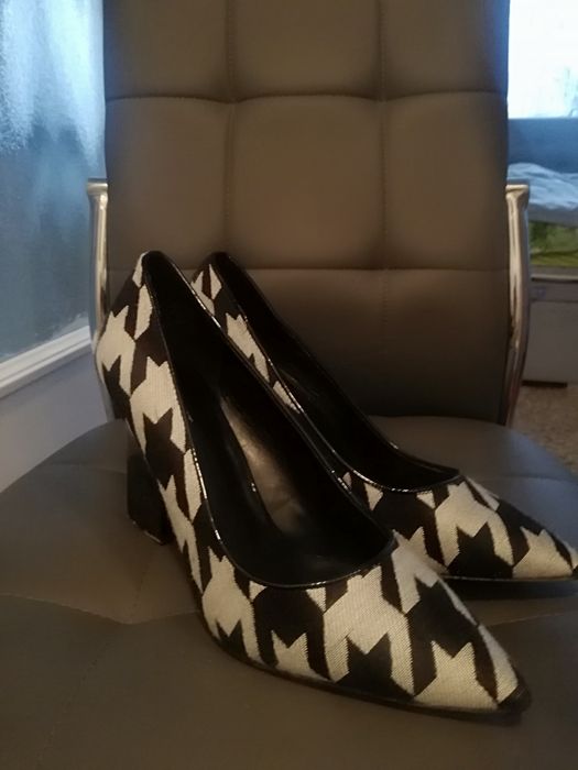 NINE WEST 8. 5 / 39.5