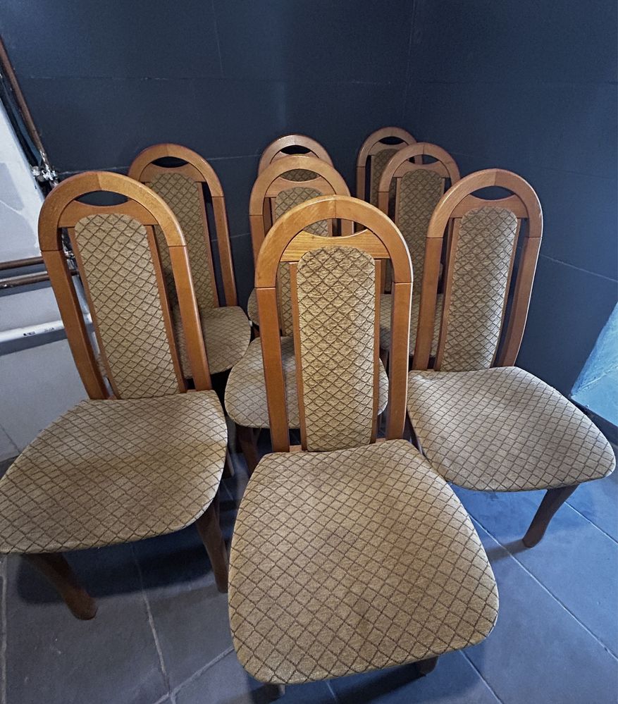 Stół rozkladany + 8 krzeseł