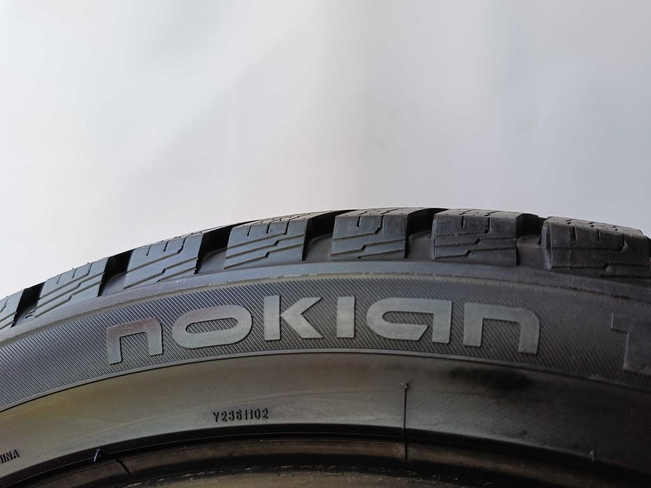 2X 235/40R19 96V Nokian Snowproof 1. 185A