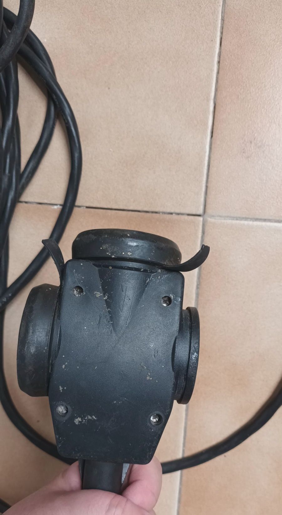 Extensão elétrica borracha 17,5m com 3 tomadas