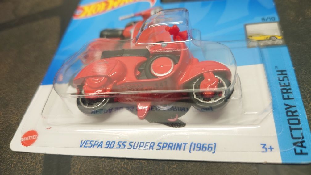 Hot Wheels nowy Vespa 90 SS super sprint 1966 factory fresh Mattel