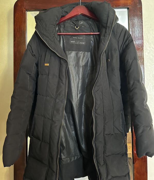 Женская куртка черного цвета ZARA Размер S