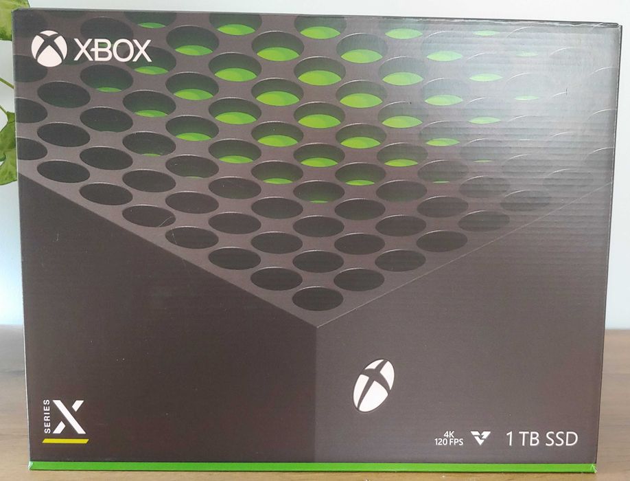 Konsola Xbox series X z grą Cyberpunk 2077