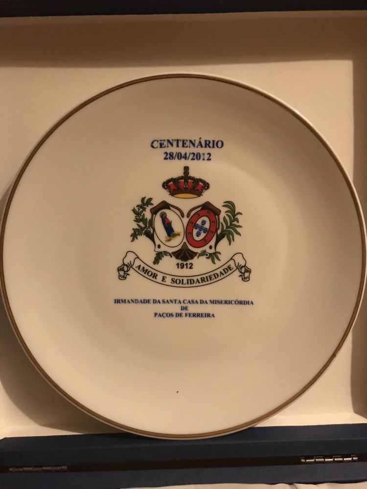 Pratos c/e emblemas de freguesias