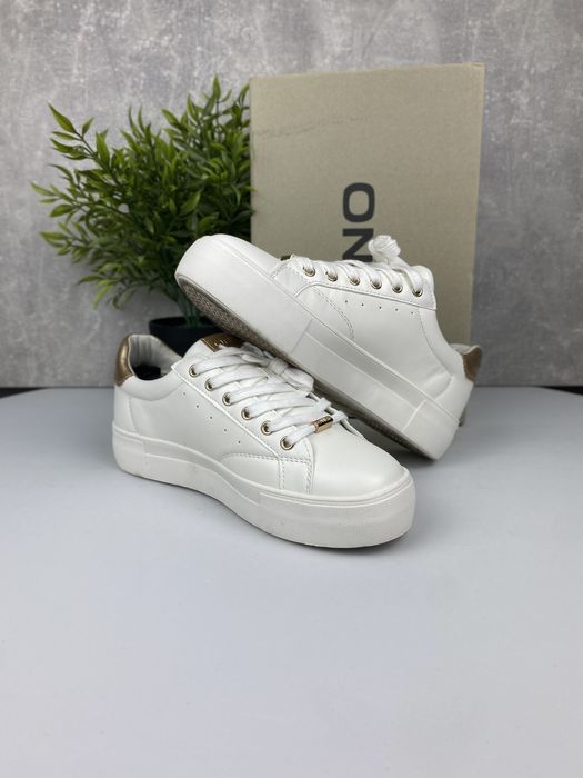 Białe buty Only Seattle r 36 - casualowe sneakersy ze złotymi detalami