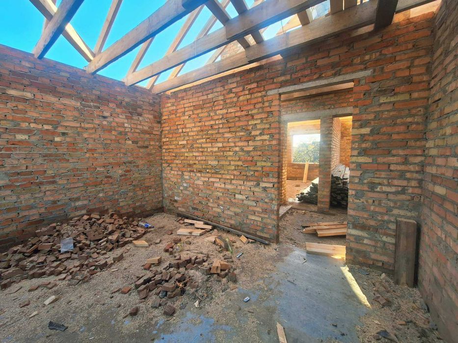 (5) Продаж житлово-комерційного комплексу 6910