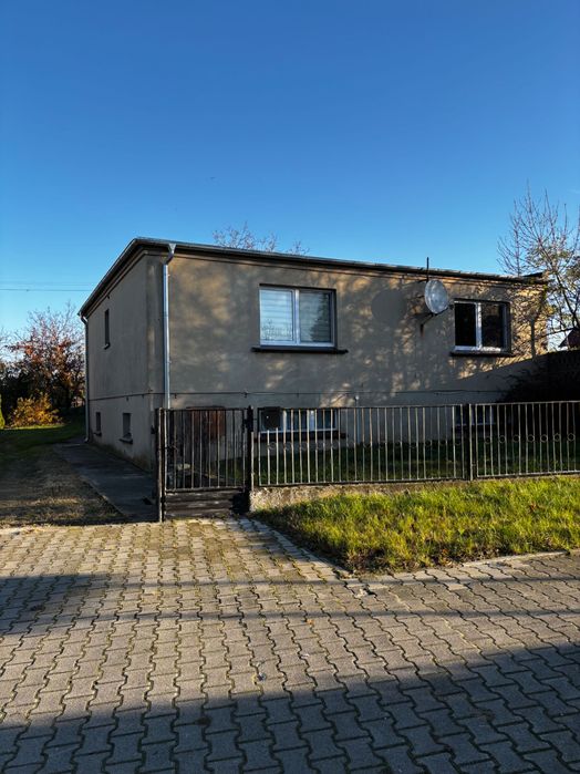 Dom jednorodzinny z działką i budynkiem gospodarczym  Strzelce Wielkie