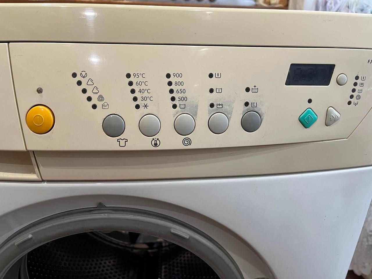 Продаю пральну машину Zanussi